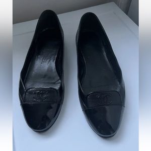 Authentic Classic Chanel Black combo Leather & Patent Chic Ballet Flats Size 35